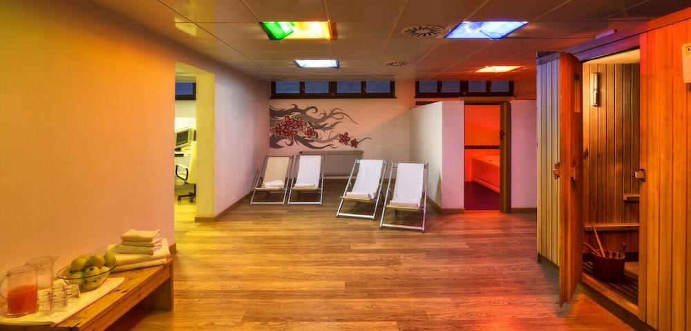 Hotel Club Regina E Fassa Mazzin Esterno foto