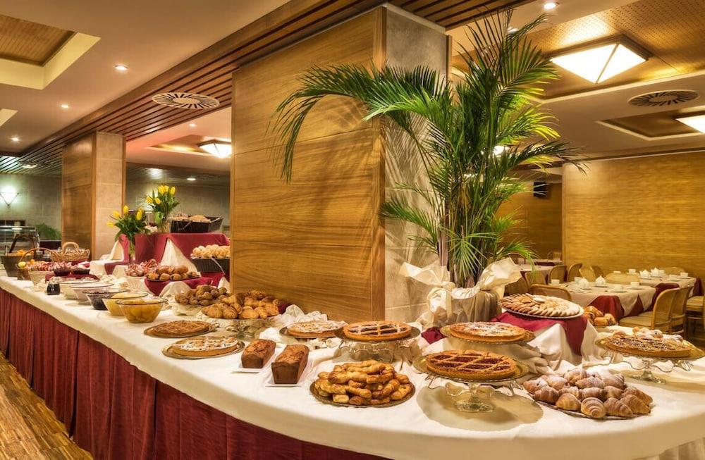Hotel Club Regina E Fassa Mazzin Esterno foto