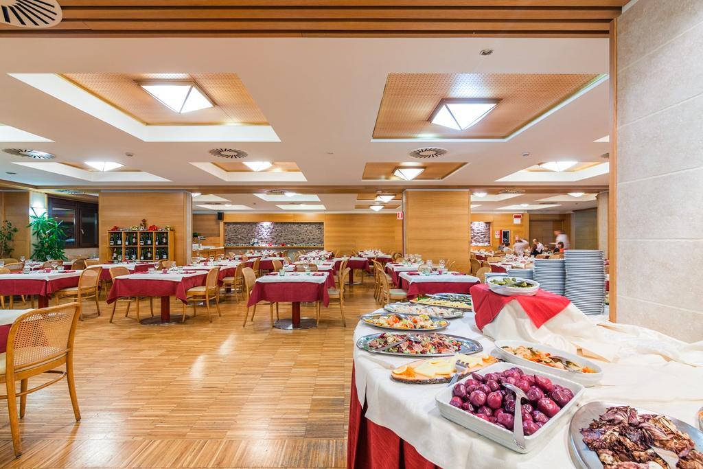 Hotel Club Regina E Fassa Mazzin Esterno foto